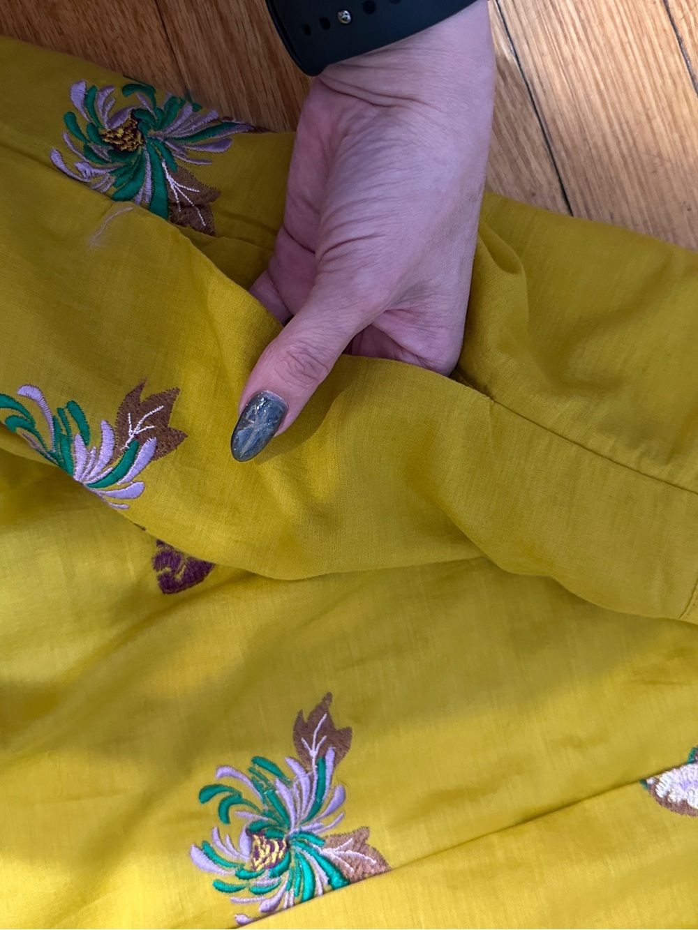 🦋 Maeve Yellow Butterfly Embroidered Midi Skirt - Picture 10 of 11